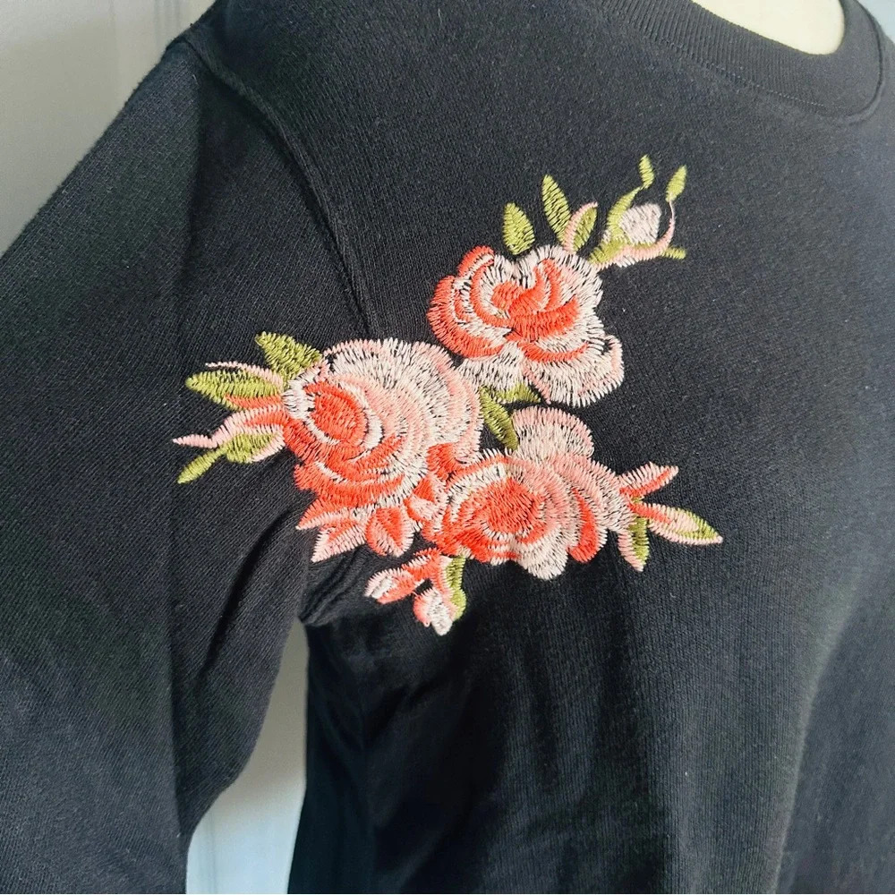 NEW Ella Moss Floral Stitch Lace Black Crew Neck Sweatshirt - Picture 5 of 9